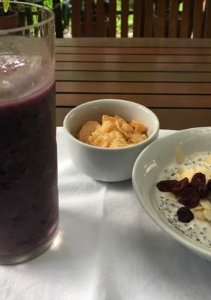 Una foto de Smoothie de arándanos y moras negras