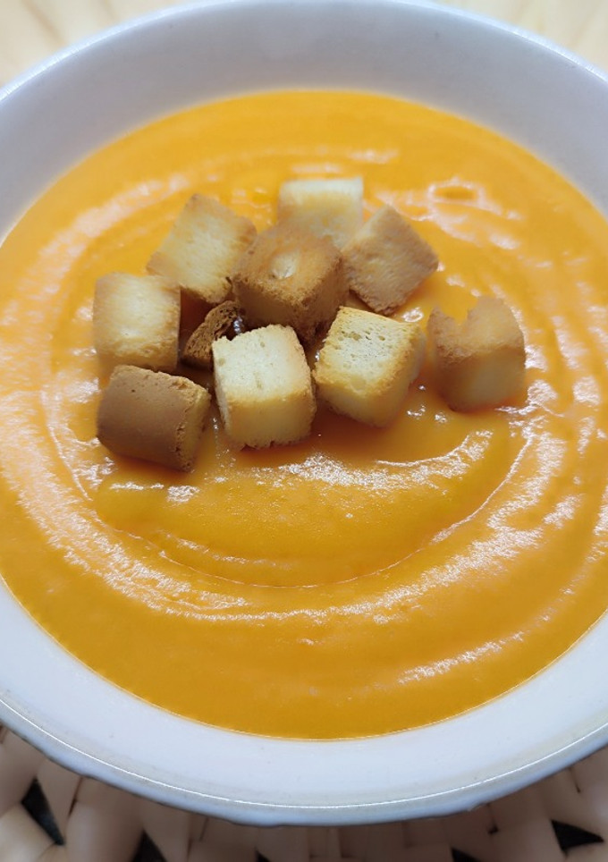 Una foto de Puré de boniato, calabaza y patata