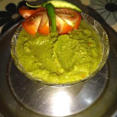 A picture of Green chutney.