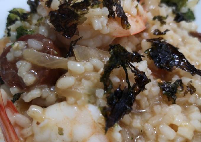 Fusion risotto. Prawn, chorizo and broccoli topped with seaweed