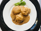 Albóndigas caseras con salsa de níscalos o setas