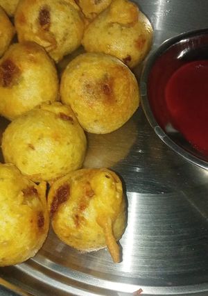 બટેકા વડા (Bateka Vada Recipe In Gujarati) રેસીપી મુખ્ય ફોટો