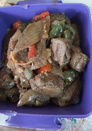 Foto resep Hati Sapi masak paparika dan bawang bombay dengan saos kecap inggris