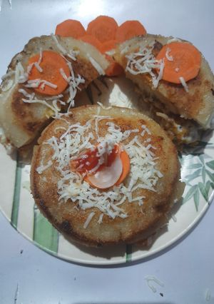 ઇન્સ્ટન્ટ સુજી બર્ગર  (Instant suji burger recipe in gujarati) રેસીપી મુખ્ય ફોટો