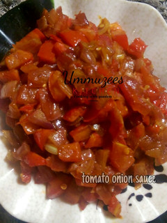 A picture of Tomato and onion Sauce.