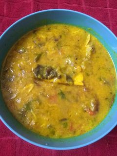 মাছের মাথা দিয়ে মুগ ডাল (macher matha diye mooger dal recipe in Bengali) রেসিপির প্রধান ছবি