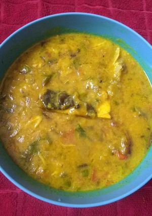 মাছের মাথা দিয়ে মুগ ডাল (macher matha diye mooger dal recipe in Bengali) রেসিপির প্রধান ছবি