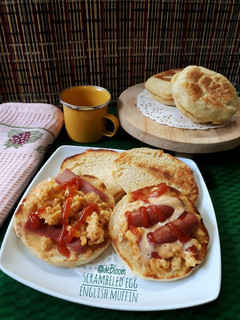 Foto resep 380. English Muffin With Scrambled Egg