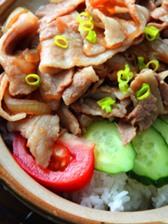 10分鐘美味上桌-薑汁燒肉蓋飯by戀戀家 的食譜成品照片