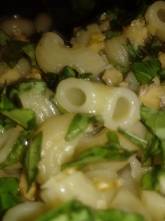 Una foto de Fideos con pesto en 10 minutos, súper fácil