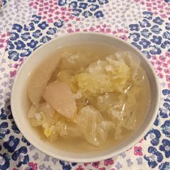 A picture of Apple and Pear Dessert.