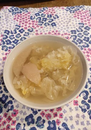 A picture of Apple and Pear Dessert.
