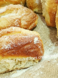 Una foto de Bollos de leche