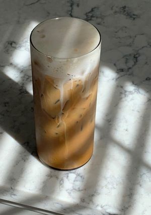कॉफ़ी (coffee recipe in Hindi) रेसिपी मुख्य फोटो