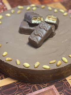 Az ellenállhatatlan Snickers torta 💛 recept fotója