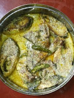সরষে ইলিশ ভাপা (sorshe ilish bhapa recipe in Bengali) রেসিপির প্রধান ছবি