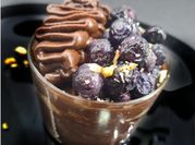 Una foto de postre con tostadas