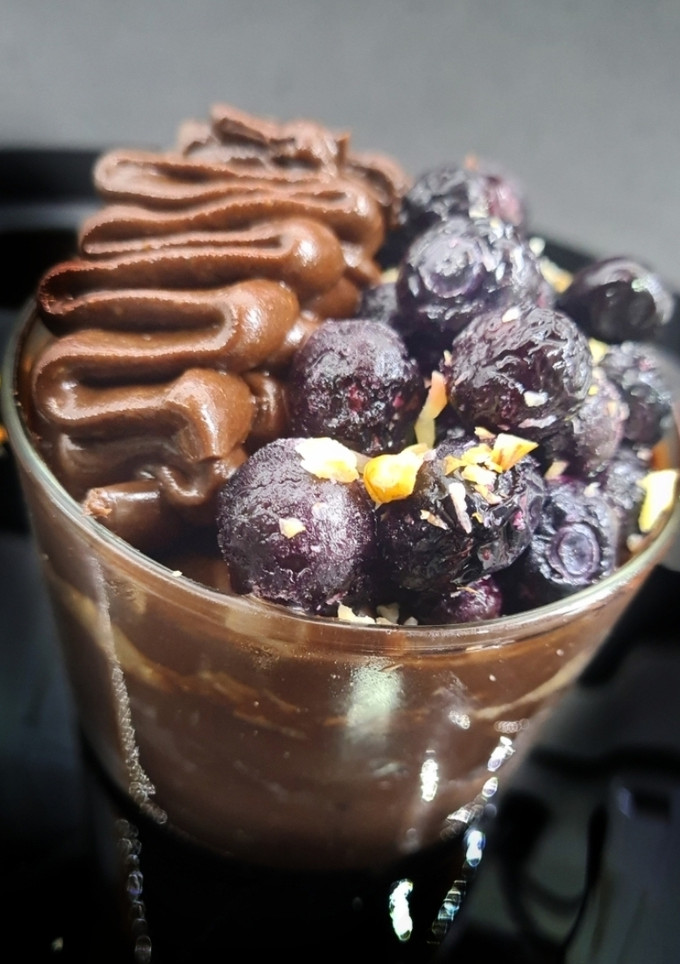Una foto de Mousse de chocolate vegano sin azúcar