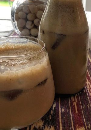 A picture of Es Kopi Kelapa - Ice Coconut Coffeee.