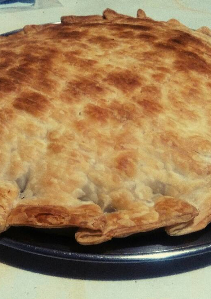 Una foto de Tarta de brócoli y salsa blanca