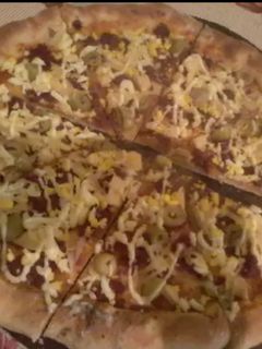 صورة لوصفة بيتزا 🍕 محشية الحواف 🍕