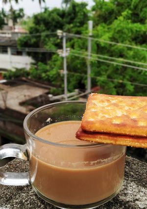 দুধ চা (doodh chaa recipe in bengali) রেসিপির প্রধান ছবি