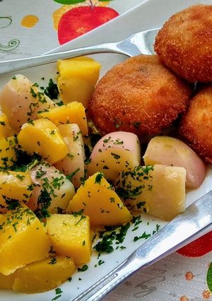 Rántott gomba petrezselymes burgonyával recept fotója