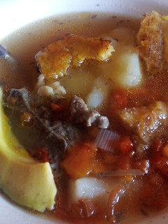 Una foto de Sopita de patacones