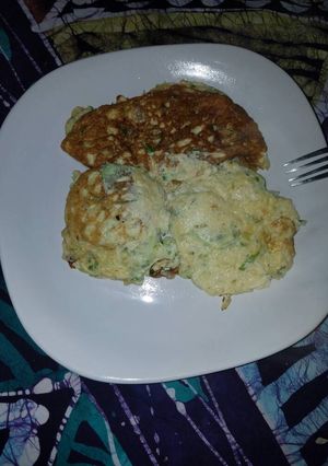 A picture of Fried egg with cucumber.