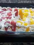 Chajá con fresas y melocotón