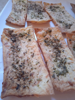 Una foto de Galletitas o talitas crocantes saladas ideales para el mate