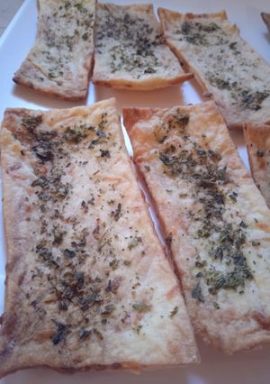 Una foto de Galletitas o talitas crocantes saladas ideales para el mate