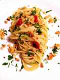 Ajo Ojo e Peperoncino con Filetto di Alice e Crumble di Pane