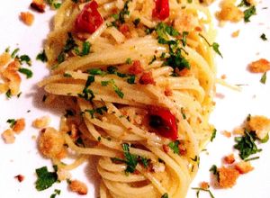 Foto di Ajo Ojo e Peperoncino con Filetto di Alice e Crumble di Pane