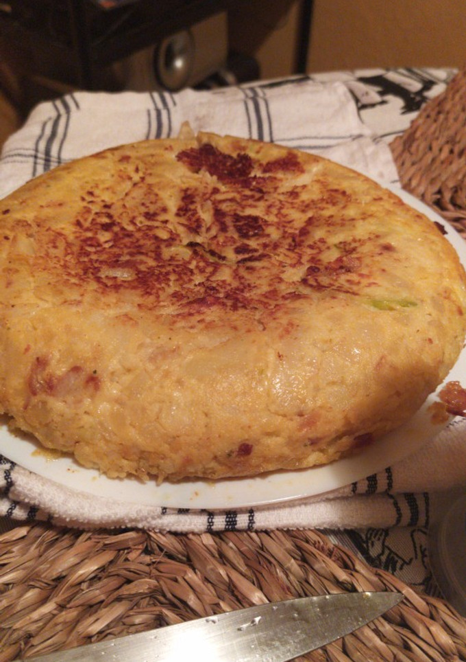 Una foto de Tortilla de patata y calabacín