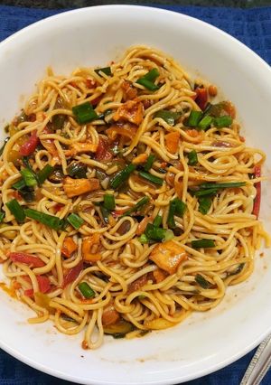A picture of Chicken Hakka Noodles.