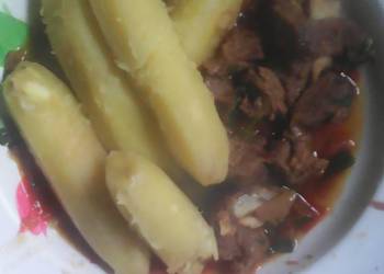 Easiest Way to Make Appetizing Boiled bananas served with stewed meat authormarathon