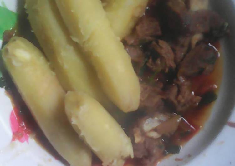 Boiled bananas served with stewed meat #authormarathon