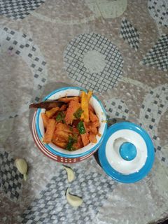 લસણીયા ગાજર (Lasaniya Gajar Recipe In Gujarati) રેસીપી મુખ્ય ફોટો