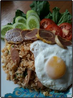 Foto resep Nasi Goreng Komplit (Sarapan Keluarga hari 1)