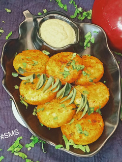 ઈડલી તડકા(idli tadka recipe in Gujarati) રેસીપી મુખ્ય ફોટો