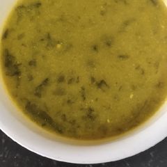 A picture of Palak kadhi.