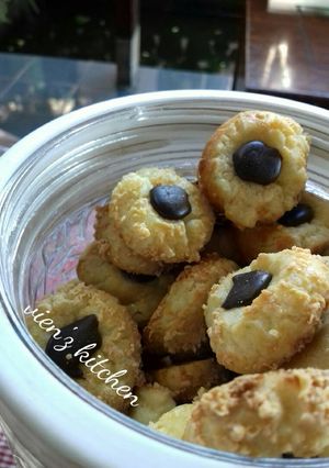 Foto resep Tumbprint Cookies keju and coklat😊
