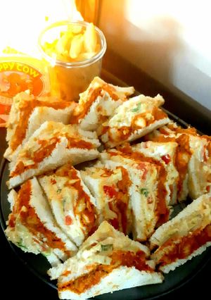 A picture of Pizza chicken sandwich.