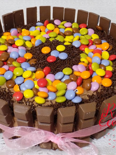 Una foto de Tarta de Lacasitos con Barritas de Chocolate - Sin Gluten