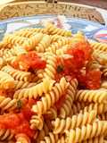 Fusilli à la sauce tomate semi-cru