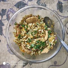 A picture of Bhel puri.
