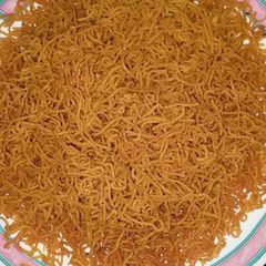 A picture of Aloo bhujia.