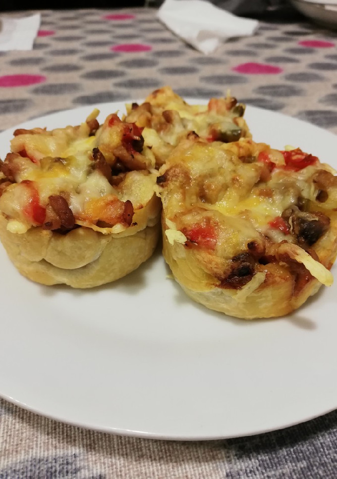 Una foto de Hojaldres rellenos