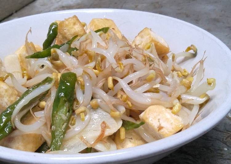 Cara Gampang Membuat 19. Tofu-Bean Sprout Saute yang Lezat Sekali